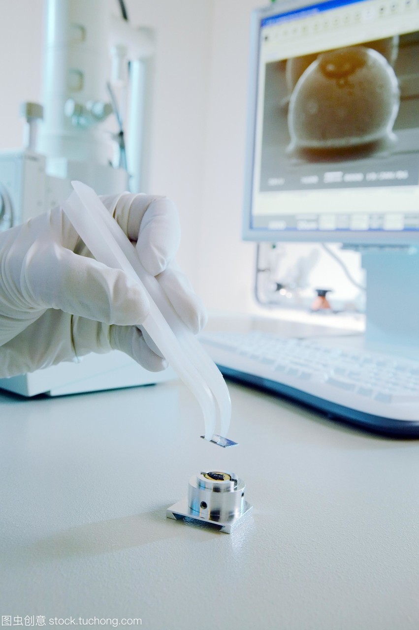 微观世界的构建者 洁净室技术如何用镊子与显微镜塑造MEMS的未来